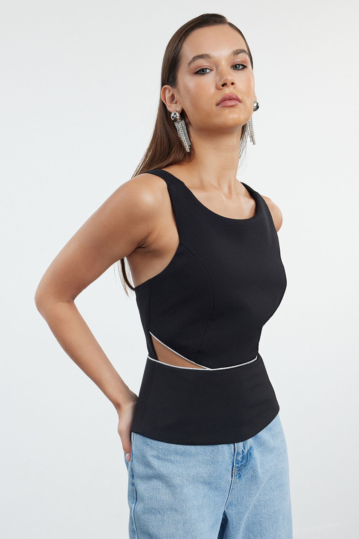 Women s Fashion Black Window Cut Out Detailed Woven Blouse with Stone Accessories S
Women s Fashion Black Window Cut Out Detailed Woven Blouse with Stone Accessories S