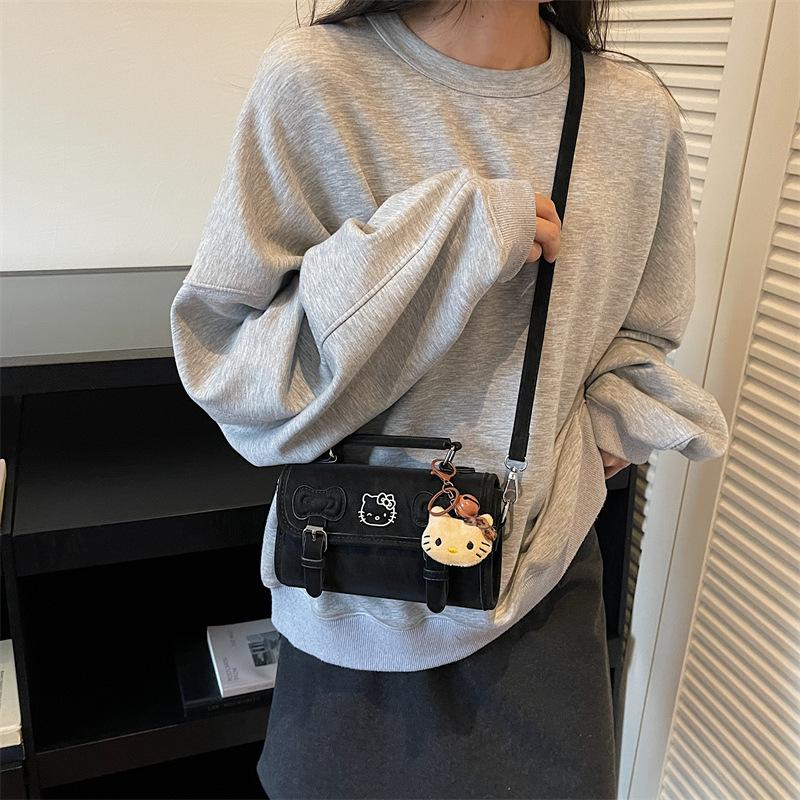 Premium retro handbag small bag new autumn and summer super fire versatile crossbody fashion shoulder pillow bag without pendant чёрный
Premium retro handbag small bag new autumn and summer super fire versatile crossbody fashion shoulder pillow bag without pendant чёрный