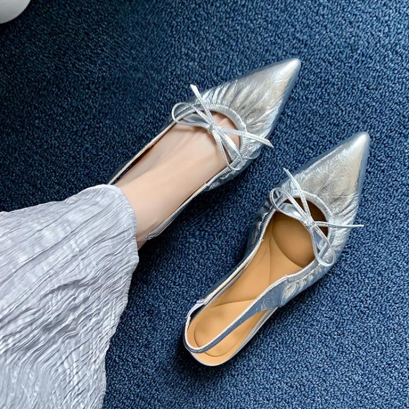 French pointed head low heel back strap sandals women s summer versatile women s bag head slippers commuter bag head shallow mouth temperament 40 серебряный
French pointed head low heel back strap sandals women s summer versatile women s bag head slippers commuter bag head shallow mouth temperament 40 серебряный