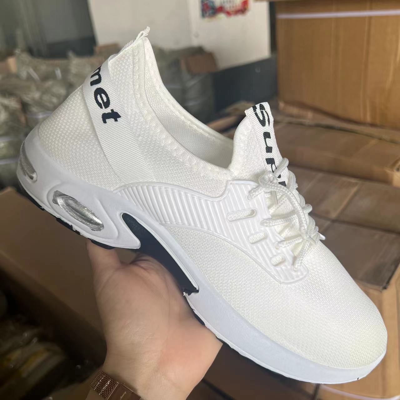 Мужская спортивная обувь, новая дышащая студенческая повседневная обувь, кроссовки, модная мужская обувь с сеткой 44
Мужская спортивная обувь, новая дышащая студенческая повседневная обувь, кроссовки, модная мужская обувь с сеткой 44