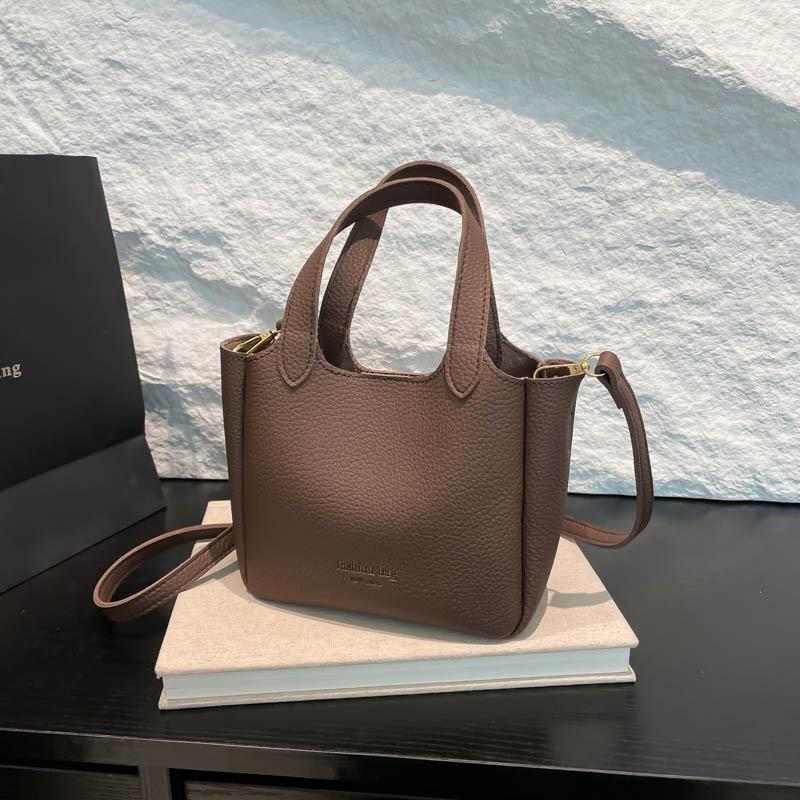 Niche design handbag bag women s new retro casual bucket bag shopping commuter shoulder messenger bag
Niche design handbag bag women s new retro casual bucket bag shopping commuter shoulder messenger bag