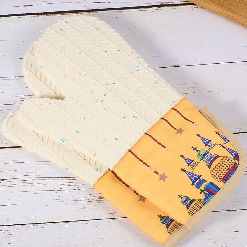 ZISIZ Silicone Two-Finger Oven Mitts
ZISIZ Silicone Two-Finger Oven Mitts