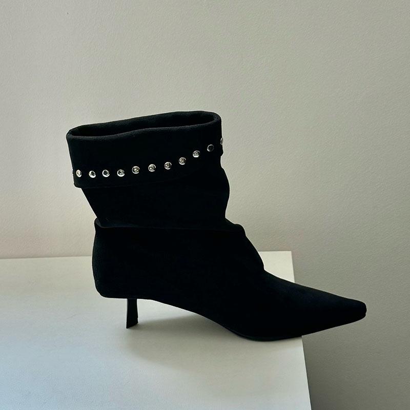 Модные женские ботильоны с острым носком на тонком каблуке, обувь с металлическими заклепками, женские короткие ботинки, туфли-лодочки 35 чёрный
Модные женские ботильоны с острым носком на тонком каблуке, обувь с металлическими заклепками, женские короткие ботинки, туфли-лодочки 35 чёрный