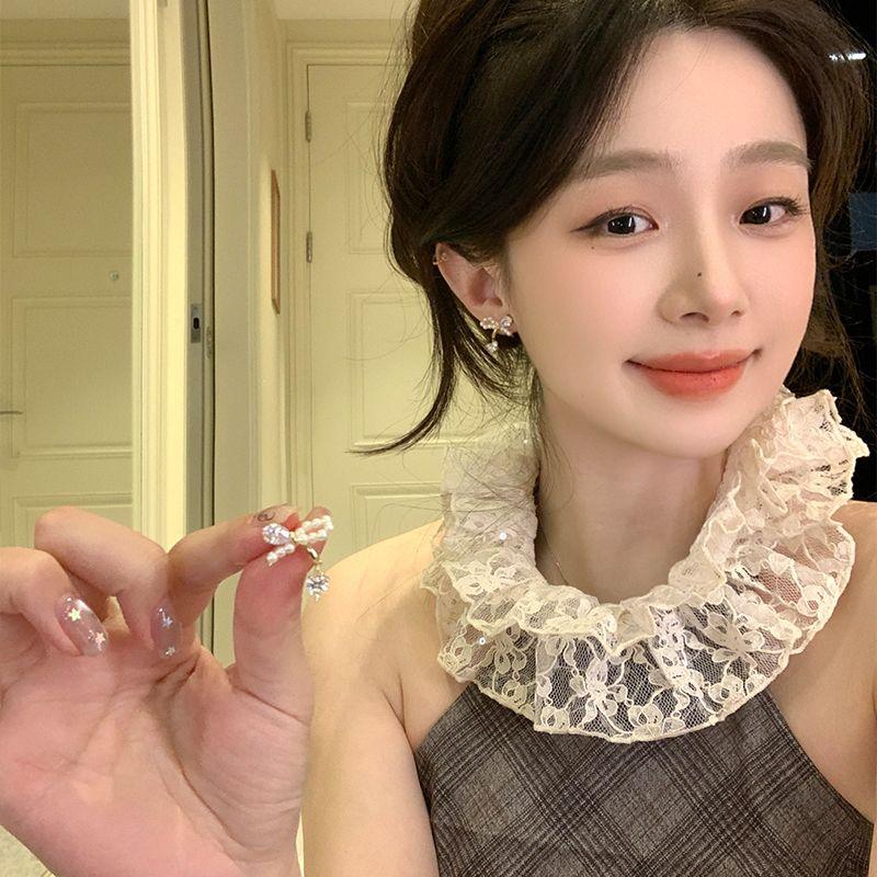 Flash Zirconium Pearl Bow Small Ear Studs Women Light Luxury Niche High-Grade Temperament Elegant Earrings Unique Beautiful Earrings Pair of 925 silver Bows earrings
Flash Zirconium Pearl Bow Small Ear Studs Women Light Luxury Niche High-Grade Temperament Elegant Earrings Unique Beautiful Earrings Pair of 925 silver Bows earrings