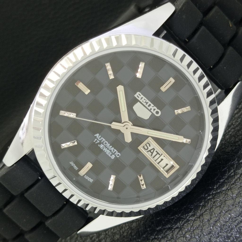 REFURBISHED SEIKO 5 AUTOMATIC MENS WATCH JAPAN MADE BLACK DIAL CUSTOM a440018-2 QV90-a440018
REFURBISHED SEIKO 5 AUTOMATIC MENS WATCH JAPAN MADE BLACK DIAL CUSTOM a440018-2 QV90-a440018