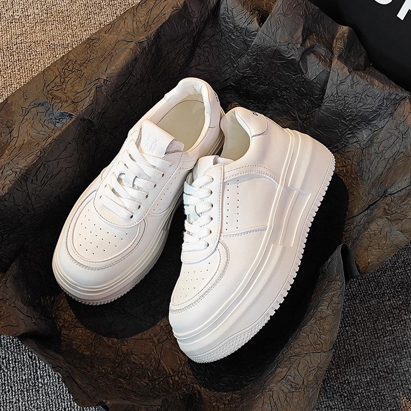 Женские дышащие белые кроссовки из натуральной кожи — толстая подошва, легкие и универсальные для весны/лета 2024 года. 40
Женские дышащие белые кроссовки из натуральной кожи — толстая подошва, легкие и универсальные для весны/лета 2024 года. 40