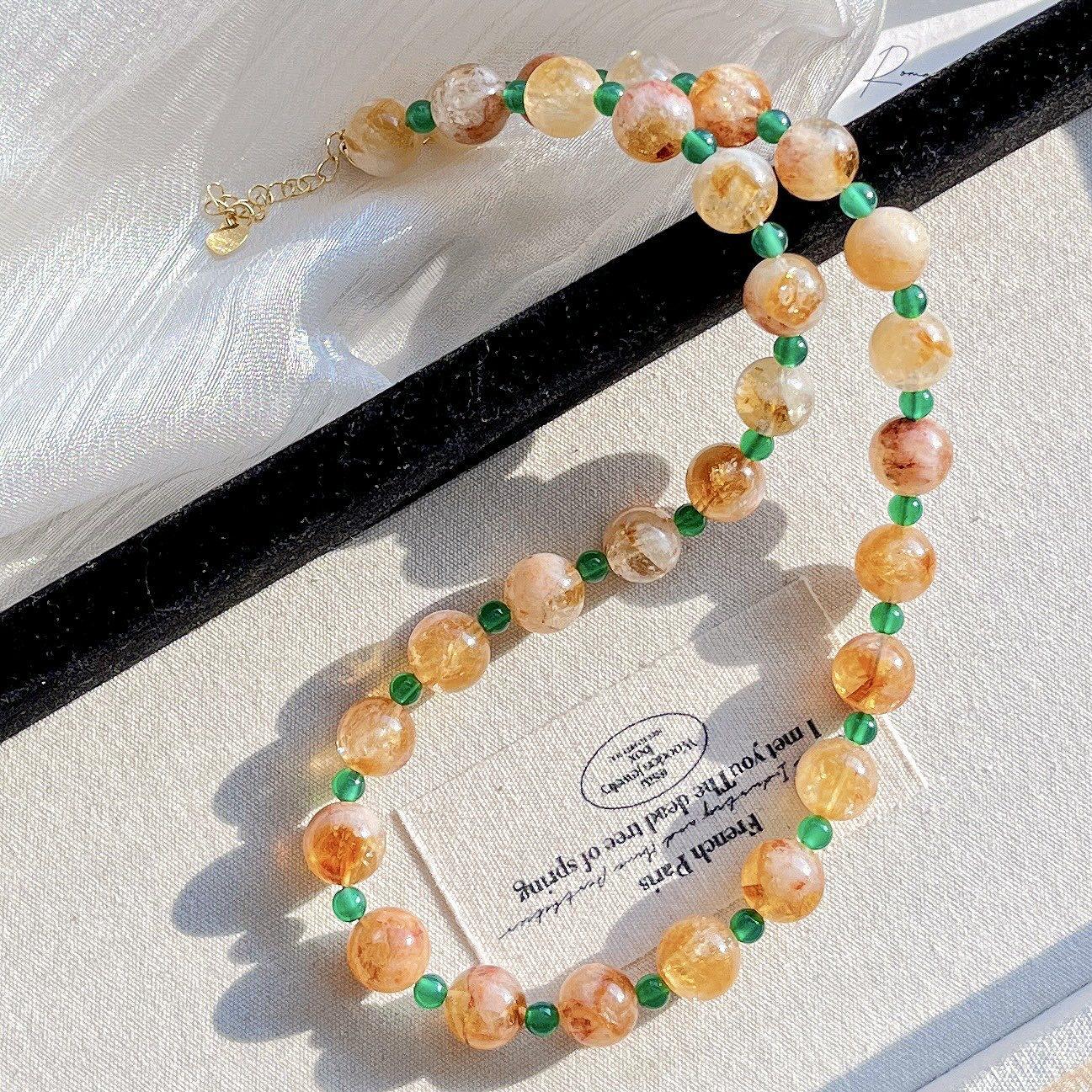10Mm Natural Honey Milk Cover Huangta Crystal Green Chalcedony Design Clavicle Chain Necklace
10Mm Natural Honey Milk Cover Huangta Crystal Green Chalcedony Design Clavicle Chain Necklace