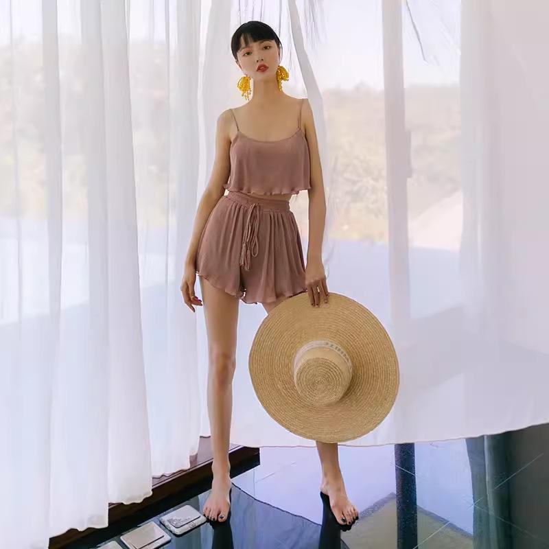 Silver Thread Women s Three-Piece Skirt-Style Swimsuit: Conservative, Slimming, Tummy-Covering, Ideal for Vacation and Hot Springs. L (100-110 lbs)
Silver Thread Women s Three-Piece Skirt-Style Swimsuit: Conservative, Slimming, Tummy-Covering, Ideal for Vacation and Hot Springs. L (100-110 lbs)