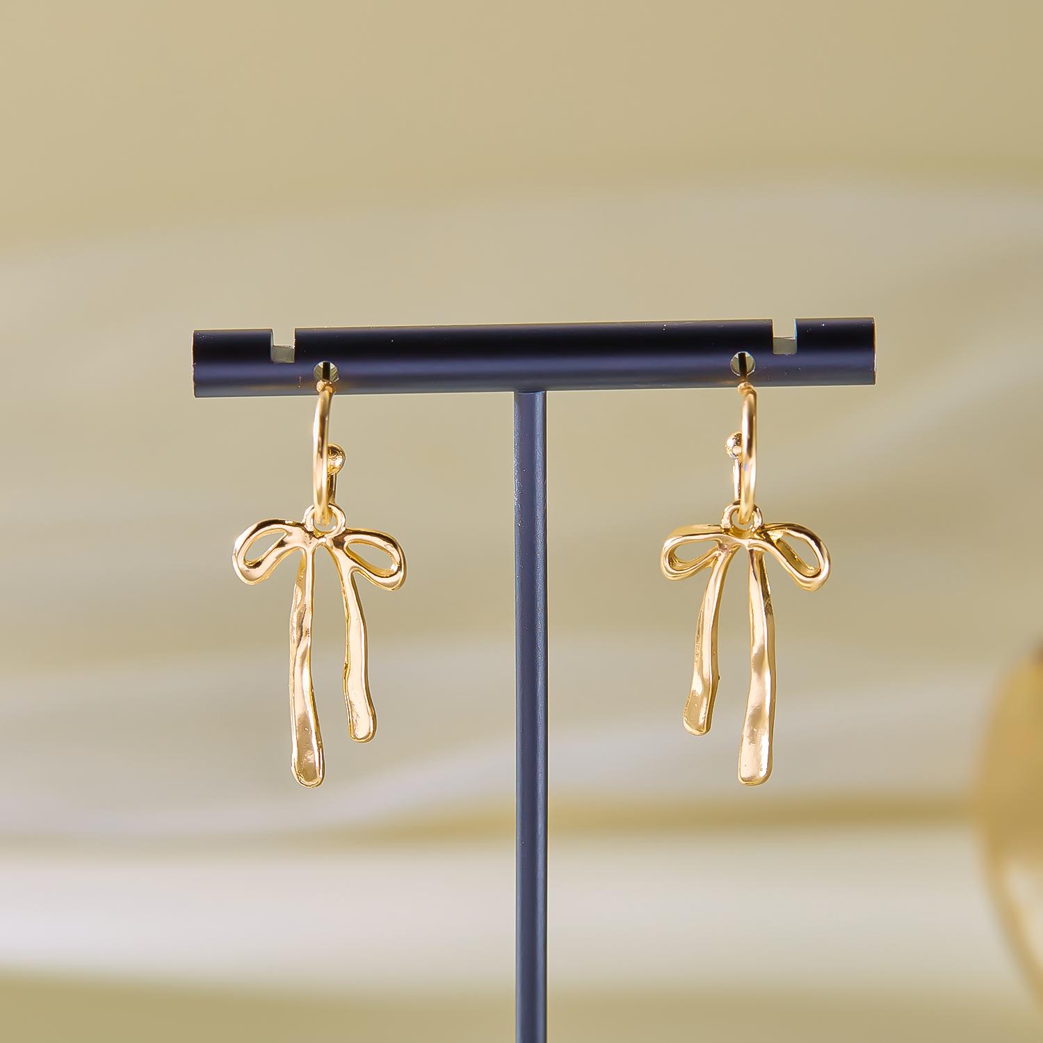 Fashion Bows Pendant Earrings Popular Zircon Gifts Ladies Elegant Accessories Zircon New Patterns
Fashion Bows Pendant Earrings Popular Zircon Gifts Ladies Elegant Accessories Zircon New Patterns