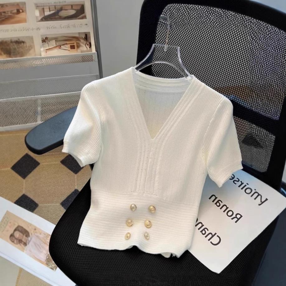Women s Slim-Fit White V-Neck Knit Top - Short-Sleeved, Waist-Cinching, Sexy Spring Style One Size Cardigan | Pullover
Women s Slim-Fit White V-Neck Knit Top - Short-Sleeved, Waist-Cinching, Sexy Spring Style One Size Cardigan | Pullover