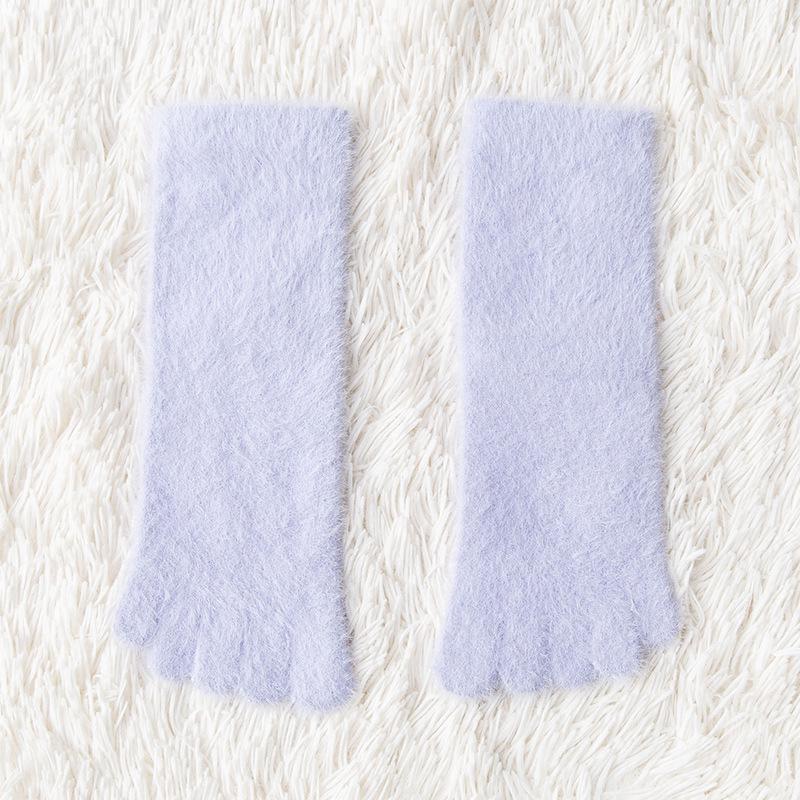 Женские утолщенные носки из норкового велюра с пятью пальцами - Теплые, водонепроницаемые, средней длины, с раздельными пальцами, из кораллового флиса для осени/зимы.
Женские утолщенные носки из норкового велюра с пятью пальцами - Теплые, водонепроницаемые, средней длины, с раздельными пальцами, из кораллового флиса для осени/зимы.