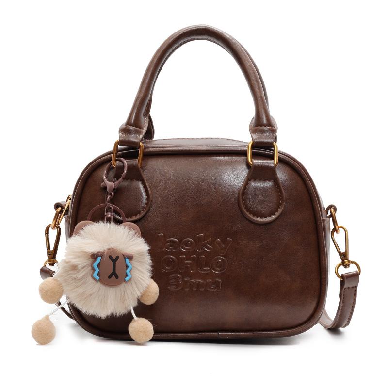 Нишевая ретро сумка большой вместимости женская новая модная на плечо, сумка-мессенджер, премиальная текстурная сумочка Without pendant коричневый
Нишевая ретро сумка большой вместимости женская новая модная на плечо, сумка-мессенджер, премиальная текстурная сумочка Without pendant коричневый