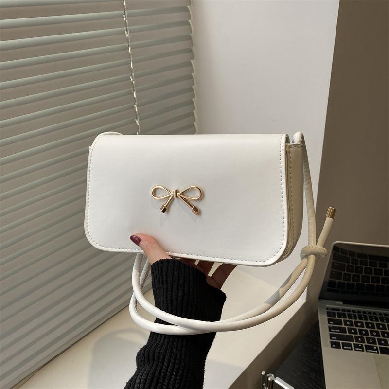 Нишевая текстура лето новый универсальный высококлассный мессенджер под мышкой популярный темперамент простой мессенджер женский белый
Нишевая текстура лето новый универсальный высококлассный мессенджер под мышкой популярный темперамент простой мессенджер женский белый