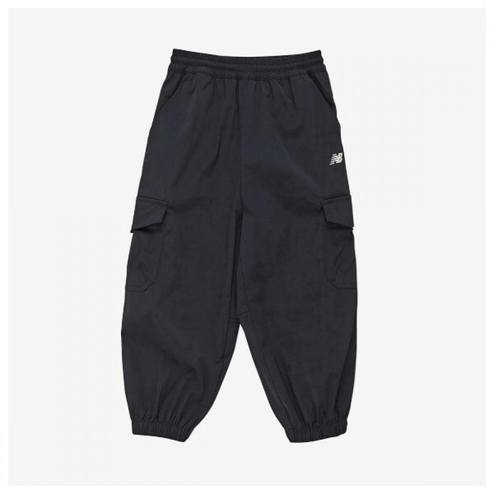 New Balance Детские эластичные брюки-карго Essential Woven Nk9lf210 (19)Black/110
New Balance Детские эластичные брюки-карго Essential Woven Nk9lf210 (19)Black/110