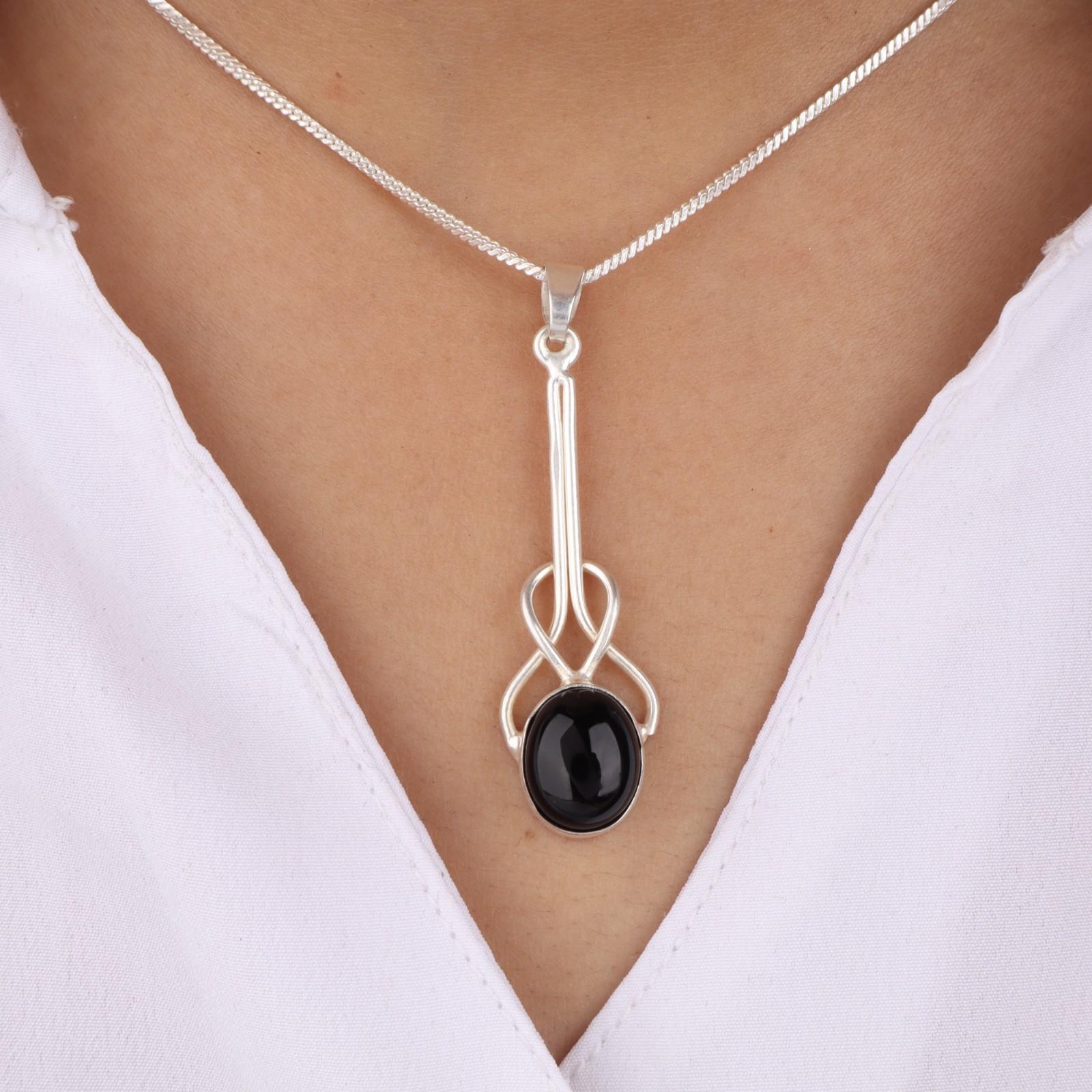 Редкий драгоценный камень Черный турмалин Ювелирные изделия из стерлингового серебра 925 пробы Ручная работа Подвеска 1,79 PP-60-24
Редкий драгоценный камень Черный турмалин Ювелирные изделия из стерлингового серебра 925 пробы Ручная работа Подвеска 1,79 PP-60-24