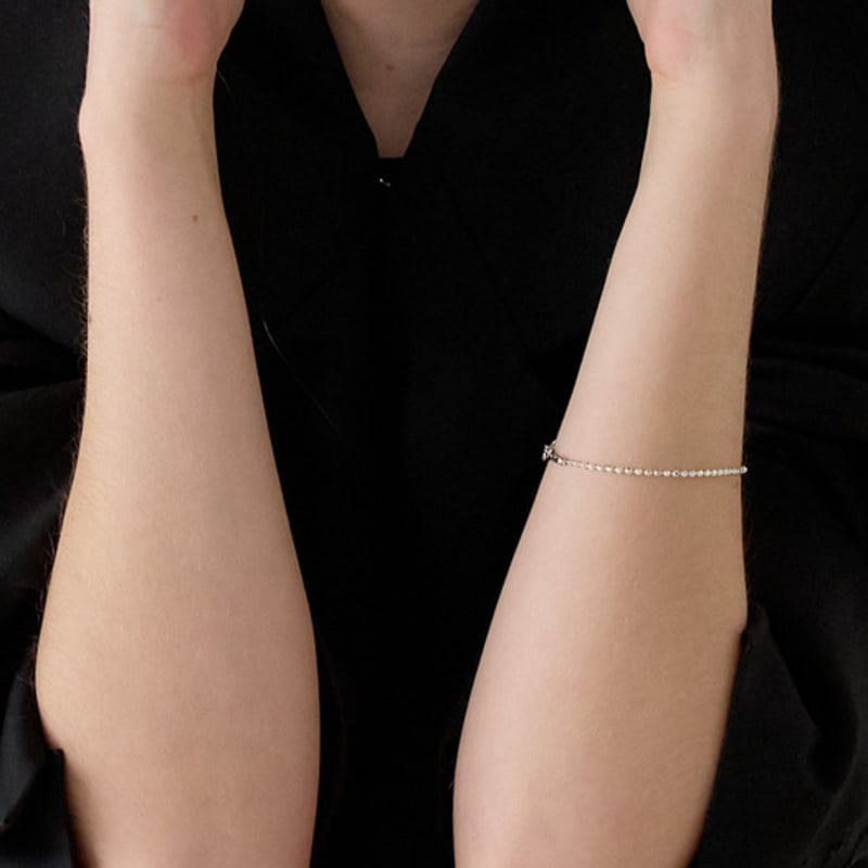 Aphrose Essential Dots Chain Bracelet L(19cm)
Aphrose Essential Dots Chain Bracelet L(19cm)