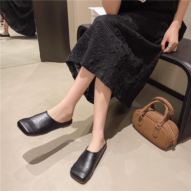 2025 summer new cool slippers simple square head versatile soft sole bag head half slippers casual lazy shoes 40 коричневий
2025 summer new cool slippers simple square head versatile soft sole bag head half slippers casual lazy shoes 40 коричневий