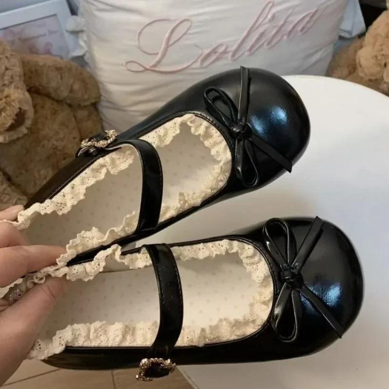 Модные туфли Мэри Джейн на плоской подошве из лакированной кожи коричневого цвета, бестселлер, отделка бантом и кружевом, идеально подходят для чаепития 39 чёрный
Модные туфли Мэри Джейн на плоской подошве из лакированной кожи коричневого цвета, бестселлер, отделка бантом и кружевом, идеально подходят для чаепития 39 чёрный