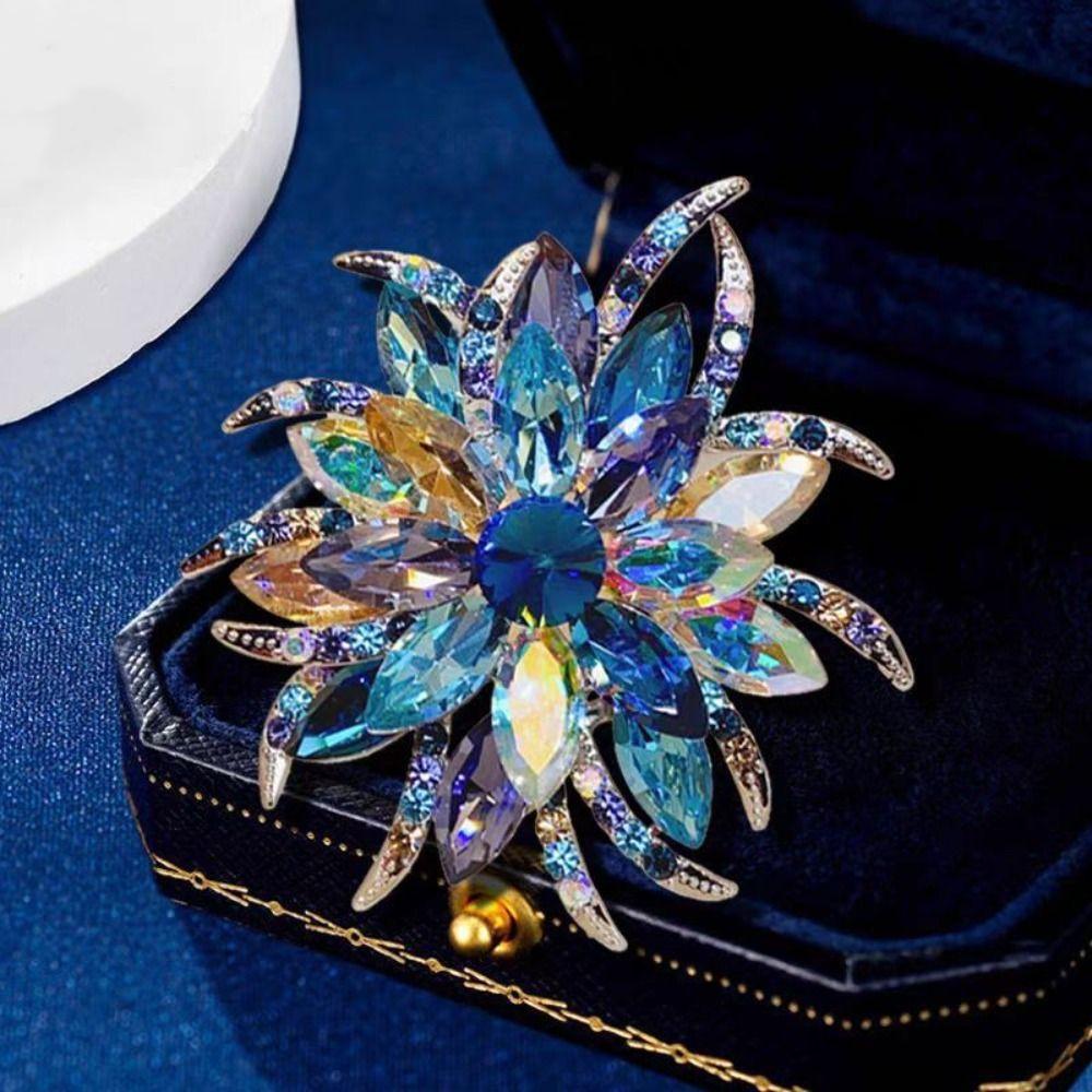 Luxury Badge Flower Brooch Pin Crystal Party Brooch Elegant Rhinestone Brooches Suit
Luxury Badge Flower Brooch Pin Crystal Party Brooch Elegant Rhinestone Brooches Suit