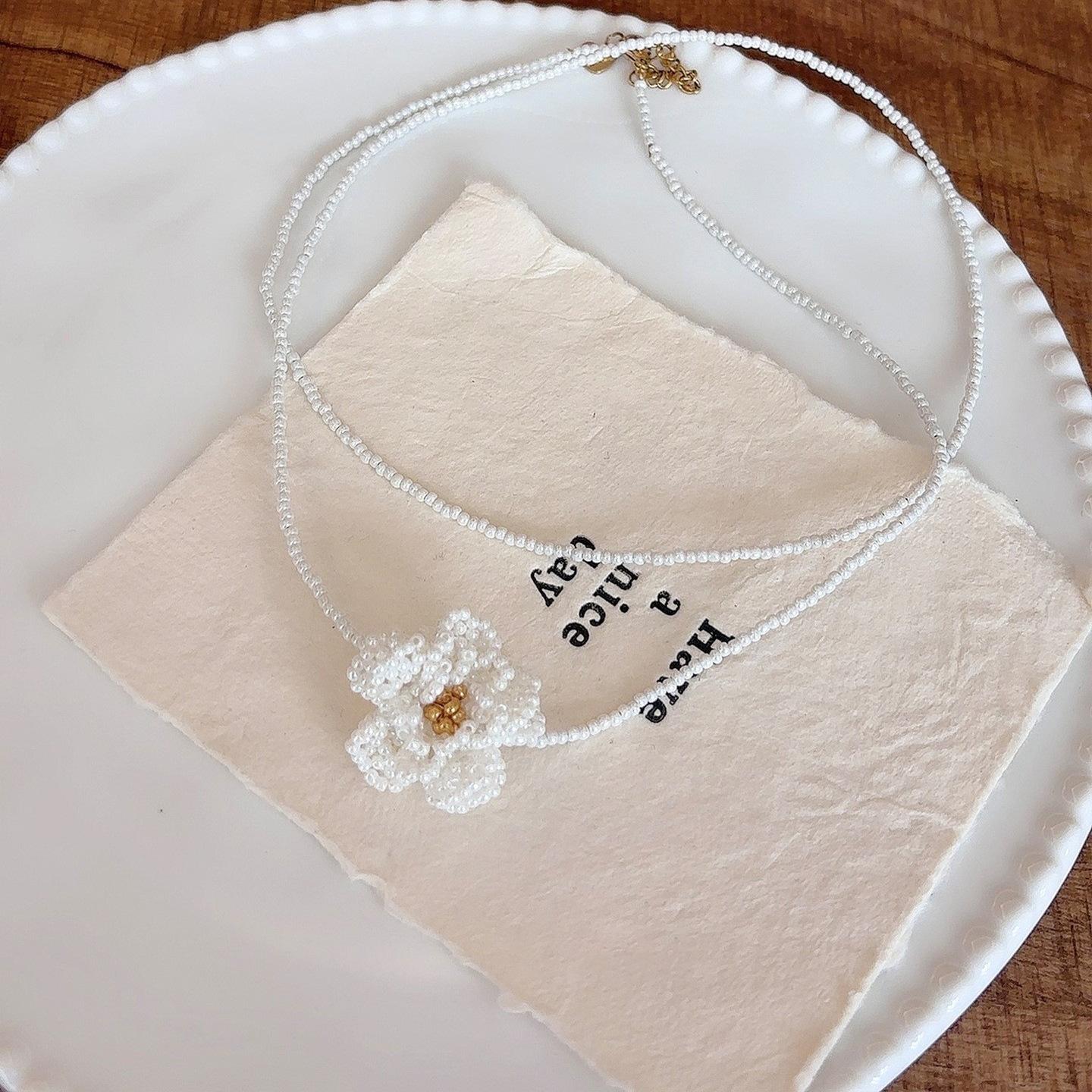 Silver Needle Pearl Camellia Earrings Mori Small Fresh Gentle Versatile Clavicle Chain Light Luxury Niche Premium Set
Silver Needle Pearl Camellia Earrings Mori Small Fresh Gentle Versatile Clavicle Chain Light Luxury Niche Premium Set