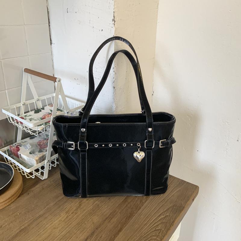 Trend high-value bucket bag casual large capacity multi-back fashion commuter backpack women чорний
Trend high-value bucket bag casual large capacity multi-back fashion commuter backpack women чорний