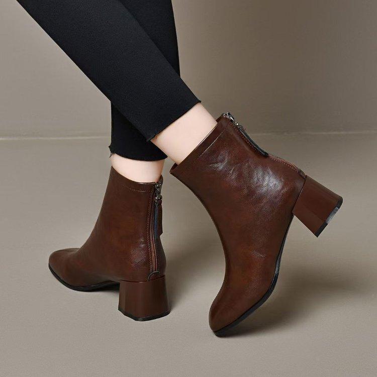 2024 новые женские туфли из мягкой кожи на среднем каблуке, одинарные ботинки на высоком каблуке, осенне-зимние бархатные ботинки Martin на толстом каблуке для женщин 40
2024 новые женские туфли из мягкой кожи на среднем каблуке, одинарные ботинки на высоком каблуке, осенне-зимние бархатные ботинки Martin на толстом каблуке для женщин 40