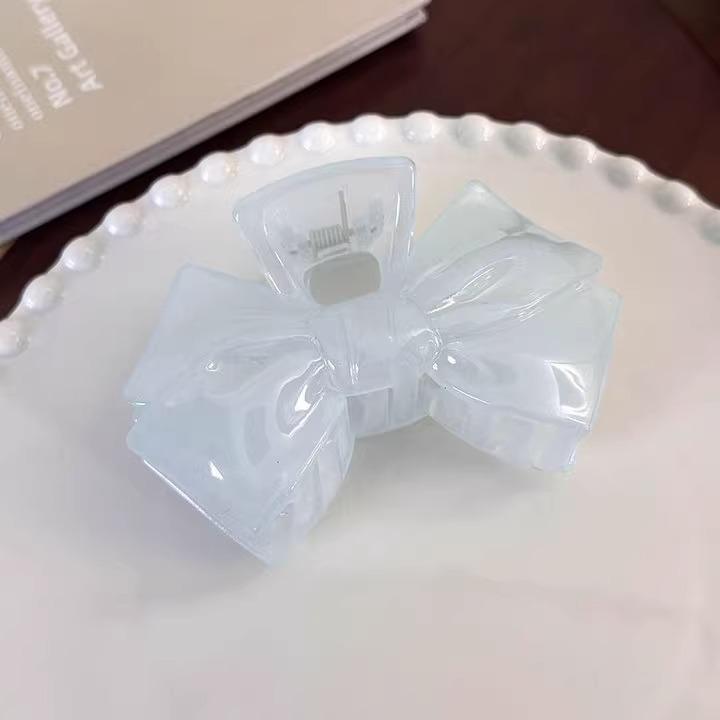 Кремово-блакитна хвилясте серце затискач для волосся - Жіноча шпилька акула для пучка для милого літнього образу
Кремово-блакитна хвилясте серце затискач для волосся - Жіноча шпилька акула для пучка для милого літнього образу