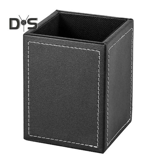 Подставка для ручек из искусственной кожи с белой строчкой, водонепроницаемый, легко моющийся, квадратный держатель для карандашей чёрный
Подставка для ручек из искусственной кожи с белой строчкой, водонепроницаемый, легко моющийся, квадратный держатель для карандашей чёрный