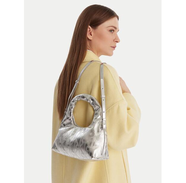 Сумка Calvin Klein Puffy Aop Mini Bag With Strap One Size
Сумка Calvin Klein Puffy Aop Mini Bag With Strap One Size