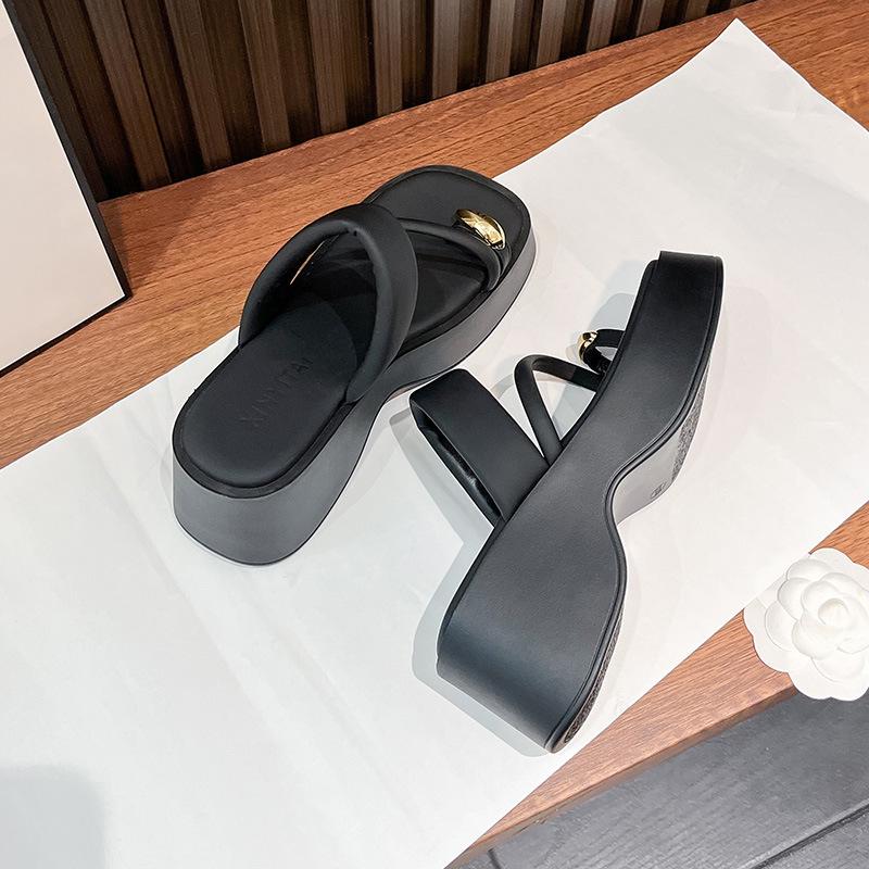 French premium cool slippers women s summer new thick-bottomed beach flip-flops versatile soft-bottomed toe slippers women 40 чёрный
French premium cool slippers women s summer new thick-bottomed beach flip-flops versatile soft-bottomed toe slippers women 40 чёрный