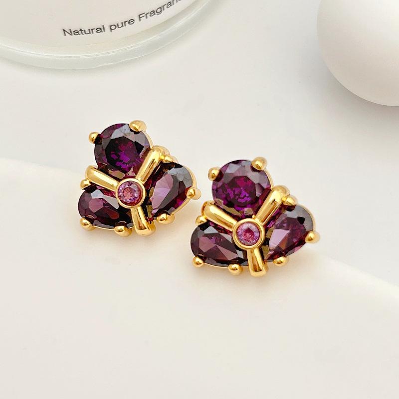 Wind Purple Zircon Stud Earrings Light Luxury Fashion Geometric Stud Earrings French High-End Temperament Versatile Earrings Women
Wind Purple Zircon Stud Earrings Light Luxury Fashion Geometric Stud Earrings French High-End Temperament Versatile Earrings Women
