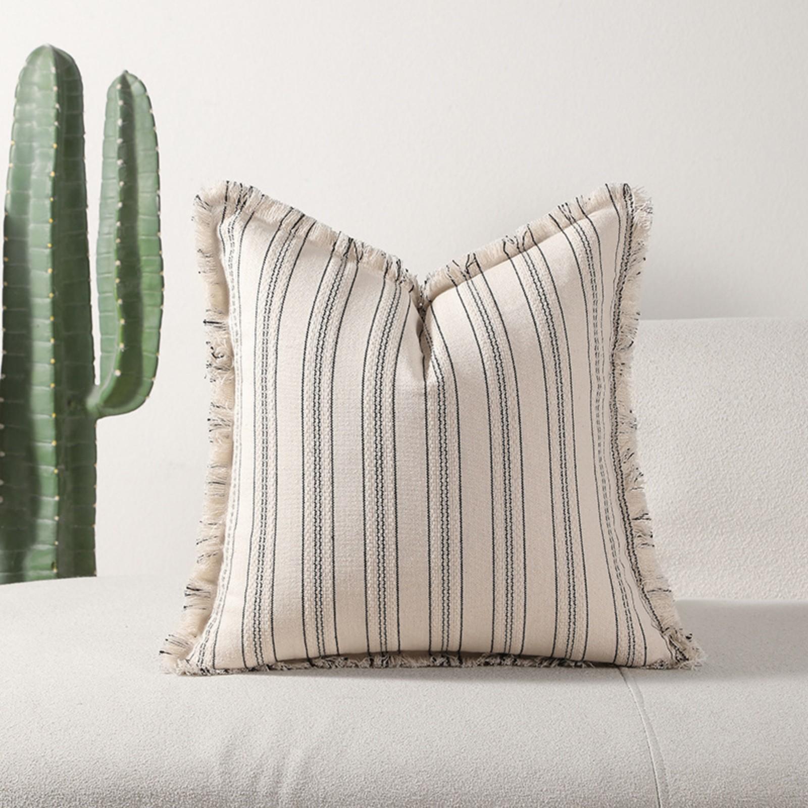 4*45cm Throw Pillow Cover, Made Of Polyester And Cotton With Striped Pattern And Ribbed Edges, Featuring A Hidden Zipper Design, Suitable For Sofa, Be one size
4*45cm Throw Pillow Cover, Made Of Polyester And Cotton With Striped Pattern And Ribbed Edges, Featuring A Hidden Zipper Design, Suitable For Sofa, Be one size