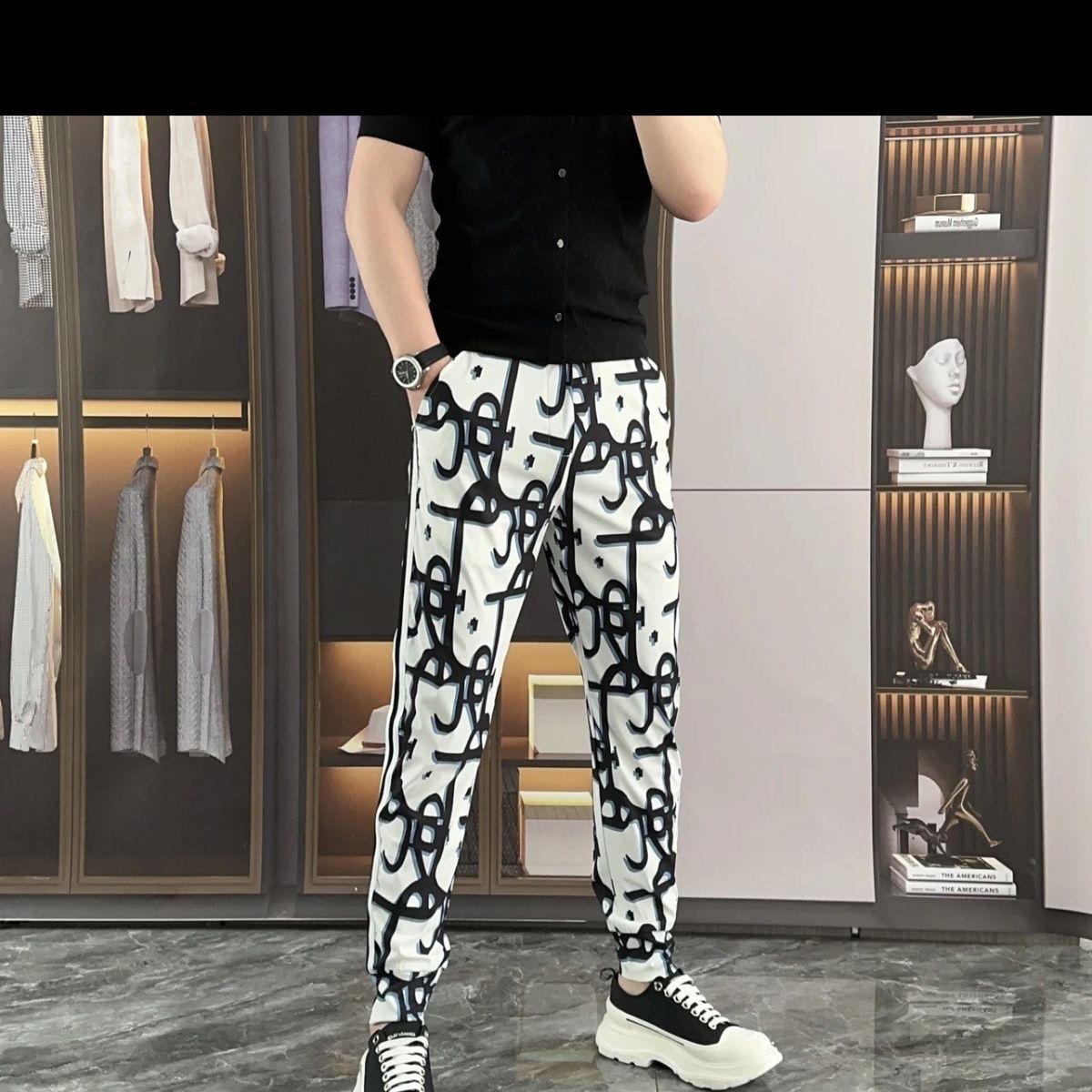 New Summer Two Color Embossed Men s Slim Fit Versatile Fashion Trend Casual Leg Tight Pants 4XL чорний
New Summer Two Color Embossed Men s Slim Fit Versatile Fashion Trend Casual Leg Tight Pants 4XL чорний