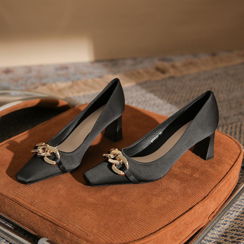 Fashion thick heel metal buckle square head shallow mouth women s high heels shoes non-slip and not tired feet single shoes 34
Fashion thick heel metal buckle square head shallow mouth women s high heels shoes non-slip and not tired feet single shoes 34