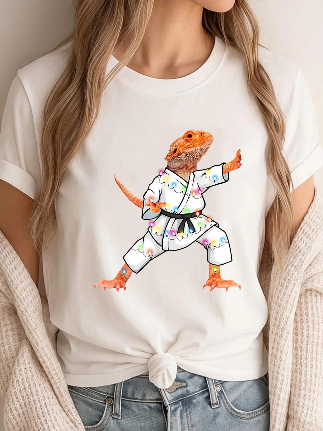 Interesting cartoon chameleon Christmas lantern print short sleeved round neck versatile Womens holiday Tshirt 4XL
Interesting cartoon chameleon Christmas lantern print short sleeved round neck versatile Womens holiday Tshirt 4XL