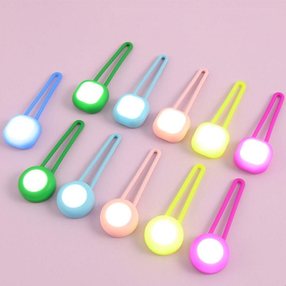 Silicone Dog Pendant Night Light Waterproof Puppy Training Flashing Pendants Hiking yellow-square 
Silicone Dog Pendant Night Light Waterproof Puppy Training Flashing Pendants Hiking yellow-square