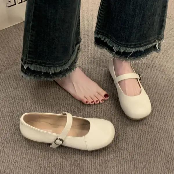 Модная летняя обувь женские кроссовки с круглым носком белые мягкие с неглубоким вырезом женская обувь осень 2025 новая ретро платье осенние балетки 35
Модная летняя обувь женские кроссовки с круглым носком белые мягкие с неглубоким вырезом женская обувь осень 2025 новая ретро платье осенние балетки 35