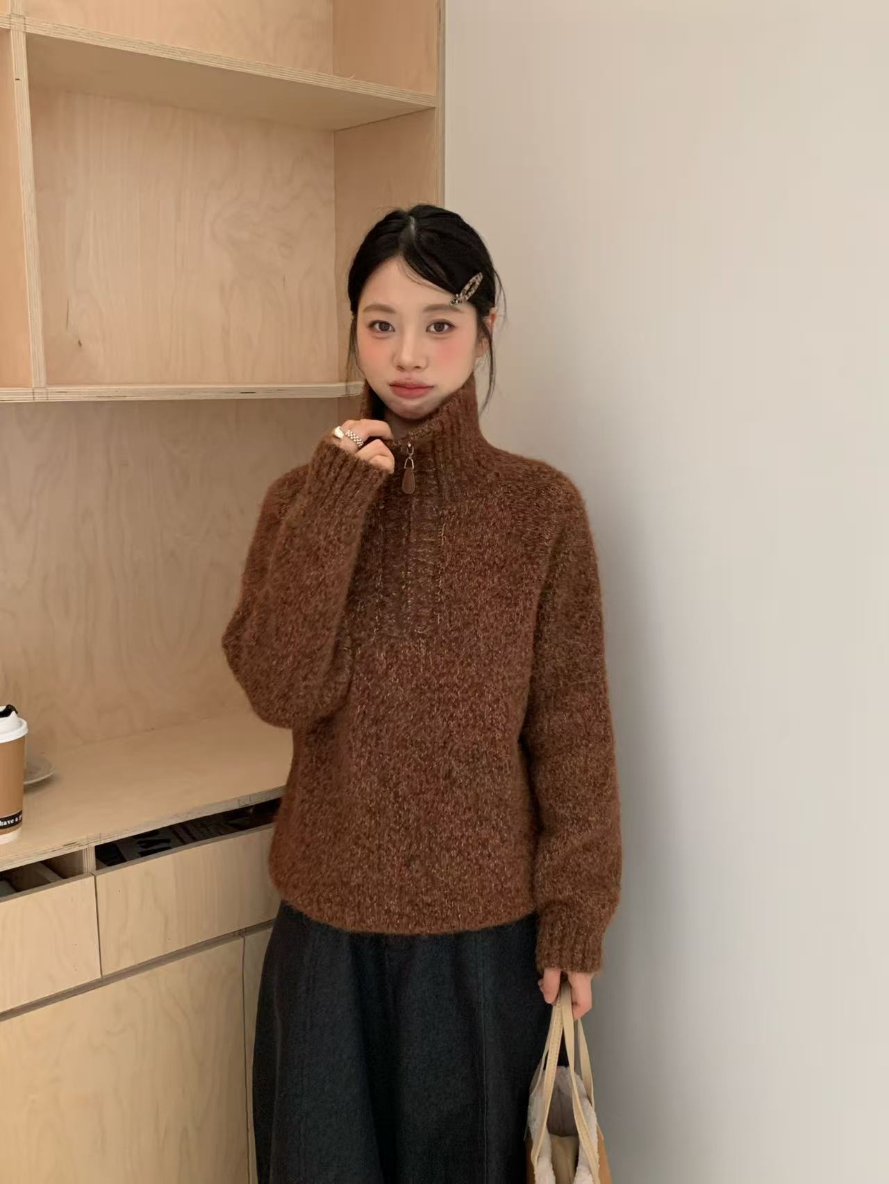 Lazy wind lapel pullover sweater women s autumn and winter new loose outer wear semi-zipper knitted sweater top One size
Lazy wind lapel pullover sweater women s autumn and winter new loose outer wear semi-zipper knitted sweater top One size