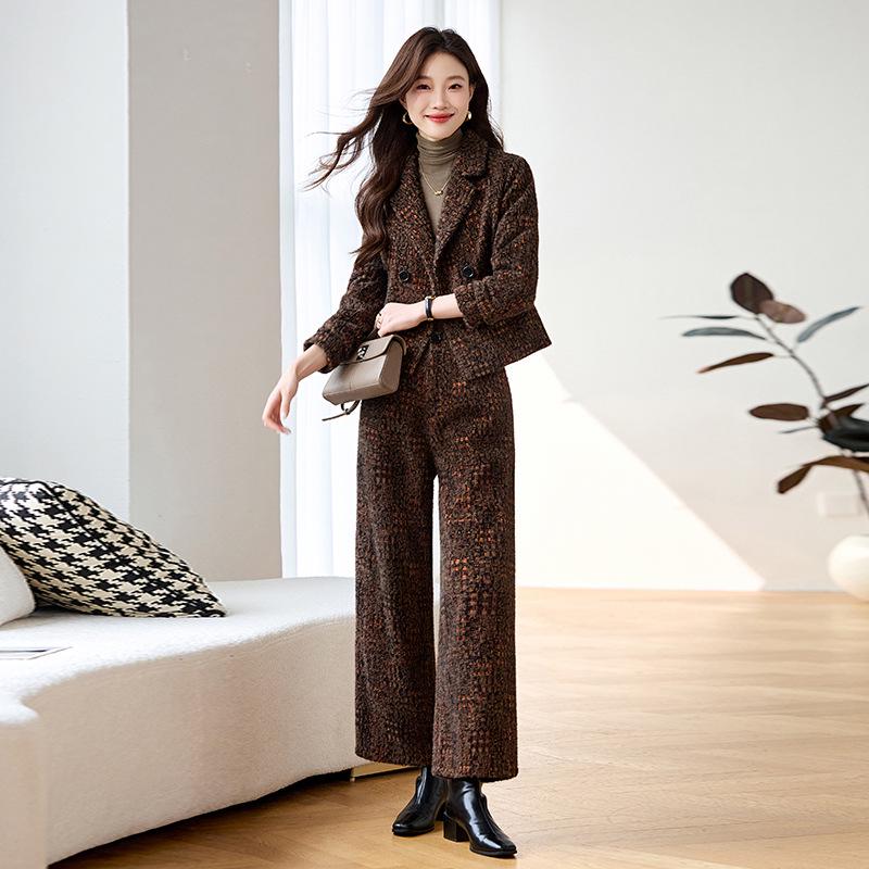 Autumn/Winter Double-Breasted Coat & Straight-Leg Pants Set LB7610 XXXL 135-150 jin кофейный
Autumn/Winter Double-Breasted Coat & Straight-Leg Pants Set LB7610 XXXL 135-150 jin кофейный
