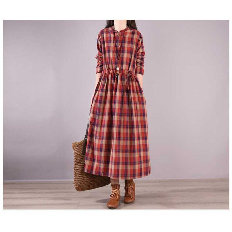 Женское длинное клетчатое платье на шнуровке M красный
Женское длинное клетчатое платье на шнуровке M красный