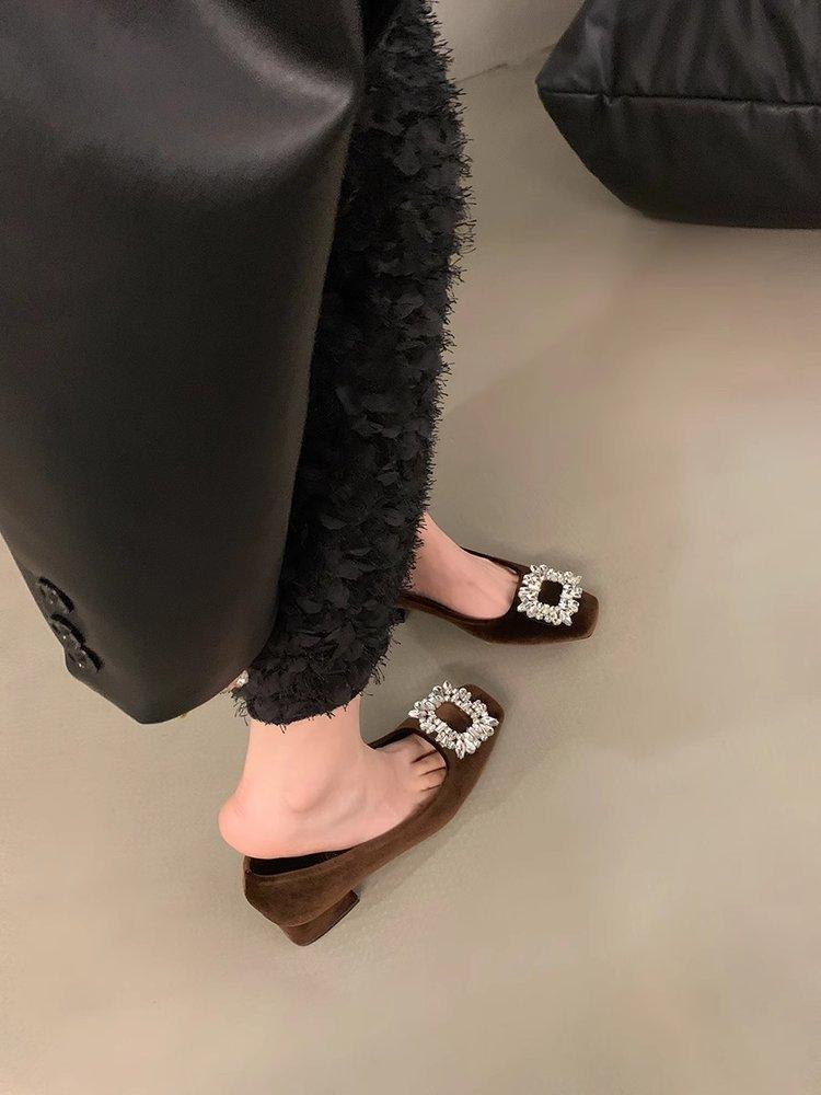 Грубый каблук, французские стразы, темпераментные одинарные туфли, женская обувь, новинка весны и лета 2025 года, популярные черные туфли с квадратной головкой для поездок на работу на высоком каблуке 39 коричневый
Грубый каблук, французские стразы, темпераментные одинарные туфли, женская обувь, новинка весны и лета 2025 года, популярные черные туфли с квадратной головкой для поездок на работу на высоком каблуке 39 коричневый