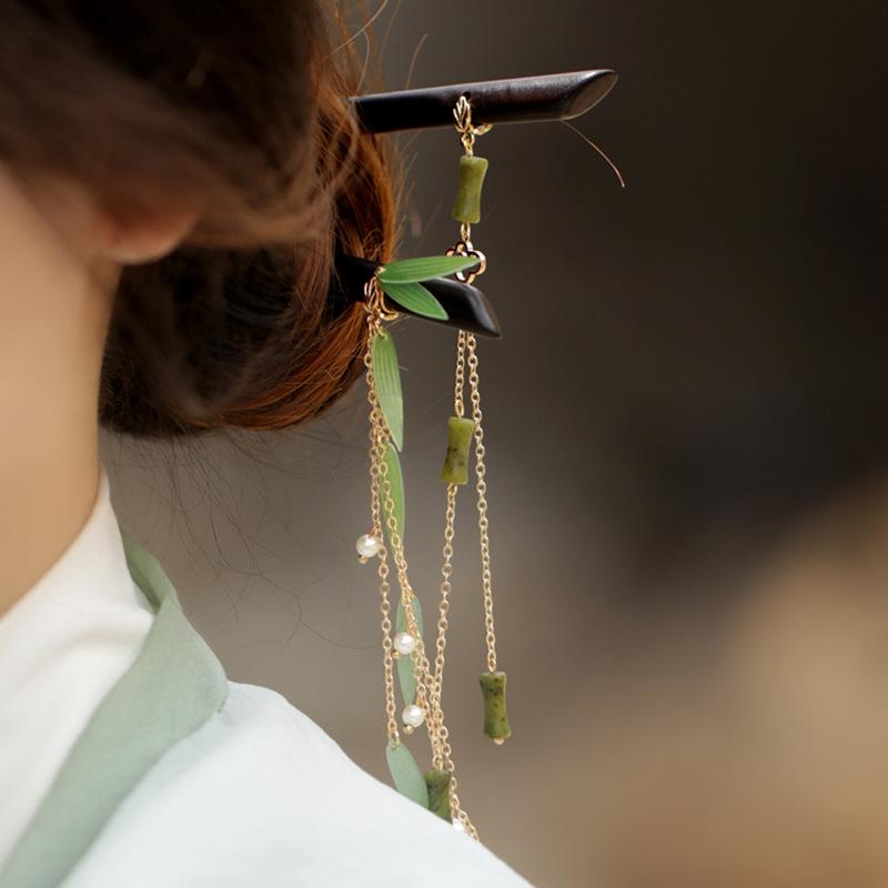 Bamboo leaf pearl fringed hairpin antique Mori simple disc hair wooden hairpin fashionable retro Guochao hair accessories women
Bamboo leaf pearl fringed hairpin antique Mori simple disc hair wooden hairpin fashionable retro Guochao hair accessories women