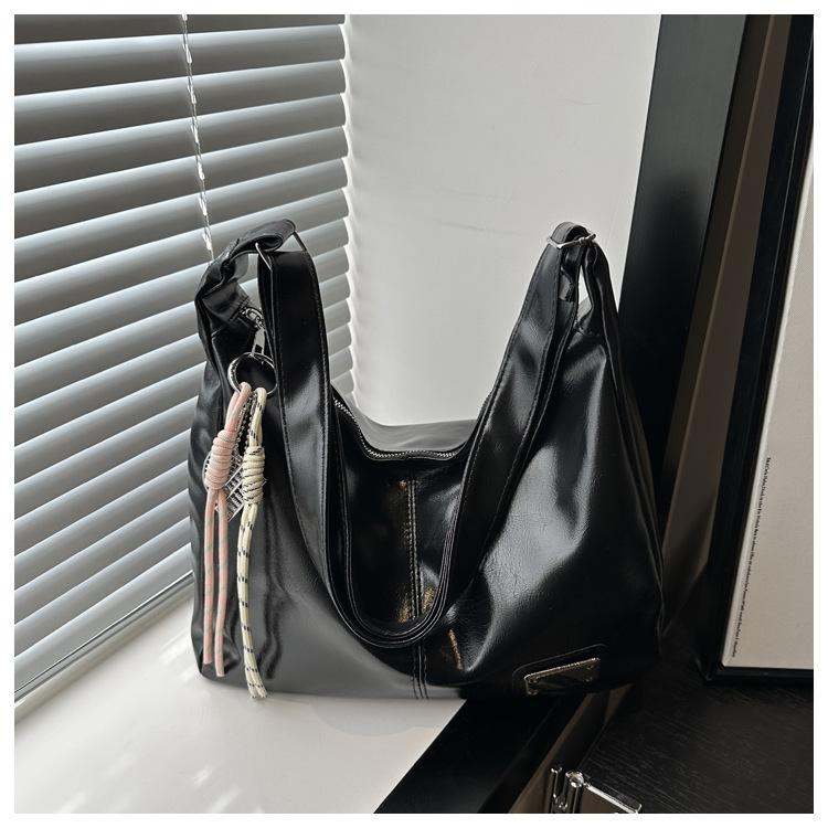 Bag women s Korean version ins trendy fashion casual tote bag 2025 new simple large-capacity shoulder oblique span bag Without pendant
Bag women s Korean version ins trendy fashion casual tote bag 2025 new simple large-capacity shoulder oblique span bag Without pendant
