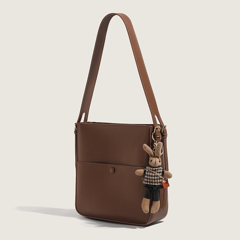 Large-capacity Women s Bags, Trendy and Retro Autumn and Winter Single-shoulder Bags, Niche Design Commuting Bags
Large-capacity Women s Bags, Trendy and Retro Autumn and Winter Single-shoulder Bags, Niche Design Commuting Bags