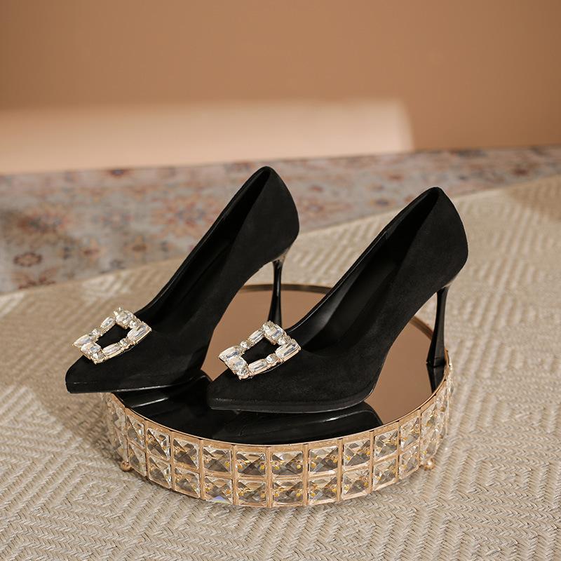 Черные замшевые туфли на высоком каблуке женские с острым носком на тонком каблуке туфли-лодочки водонепроницаемые стол темперамент знаменитость высокий смысл стразы банкет женская обувь 34
Черные замшевые туфли на высоком каблуке женские с острым носком на тонком каблуке туфли-лодочки водонепроницаемые стол темперамент знаменитость высокий смысл стразы банкет женская обувь 34