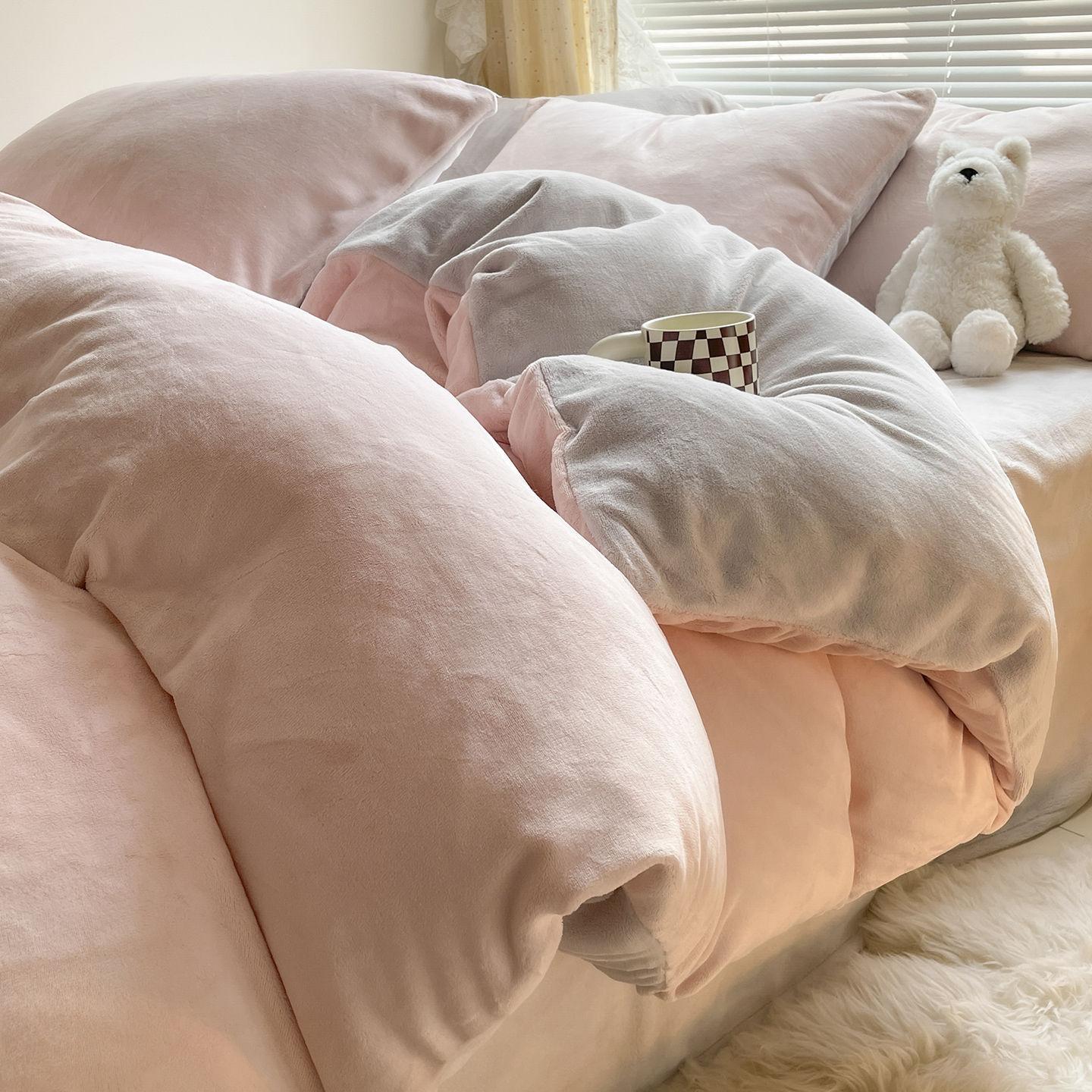 2025 new solid color double parcel milk fleece quilt set four-piece winter flange coral fleece quilt cover bed sheet set 1.8m sheet 4pcs
2025 new solid color double parcel milk fleece quilt set four-piece winter flange coral fleece quilt cover bed sheet set 1.8m sheet 4pcs