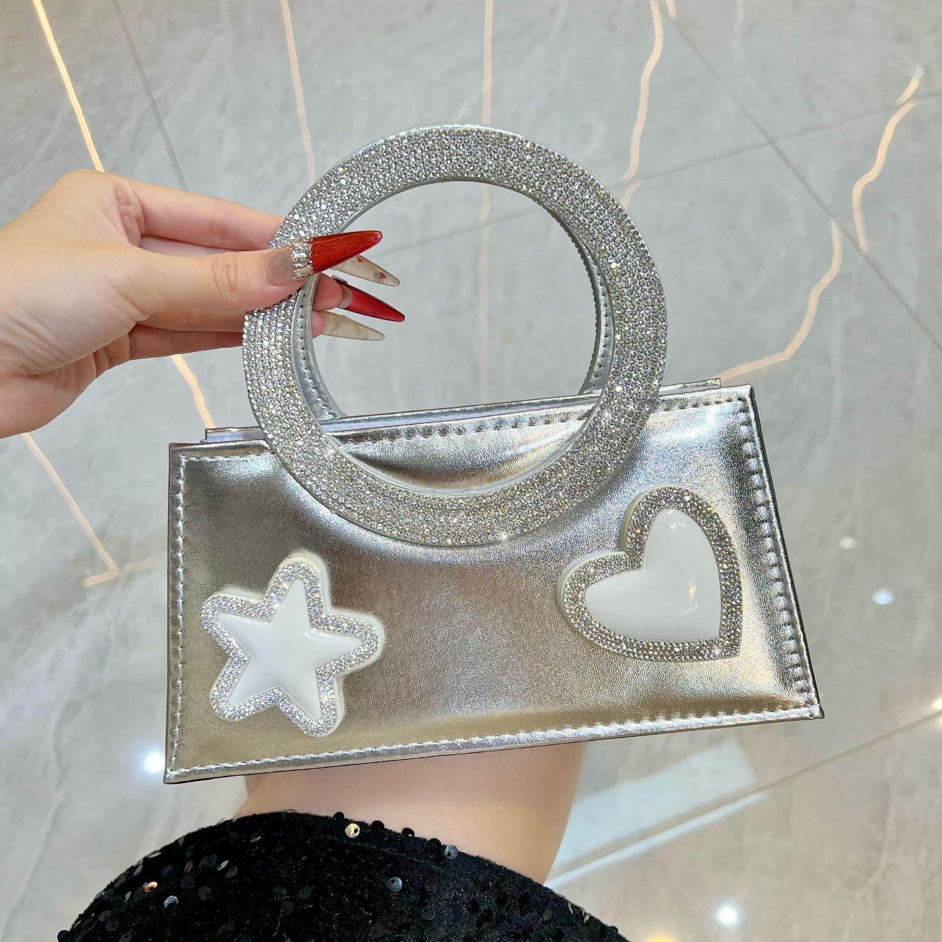 2026 New Women s Bag Fashion Diamond Set Banquet Bag High Quality Handbag Flash Diamond Chain Shoulder Crossbody Bag
2026 New Women s Bag Fashion Diamond Set Banquet Bag High Quality Handbag Flash Diamond Chain Shoulder Crossbody Bag