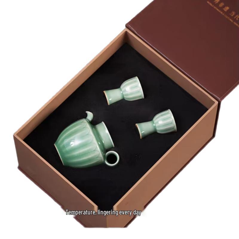 Shangtang Pure Lotus Ceramic Wine & Sake Set
Shangtang Pure Lotus Ceramic Wine & Sake Set