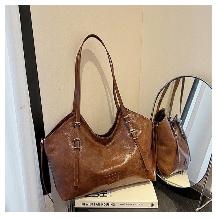 Fashion retro versatile lazy wind tote bag women s 2024 new large-capacity niche shoulder bag коричневий
Fashion retro versatile lazy wind tote bag women s 2024 new large-capacity niche shoulder bag коричневий