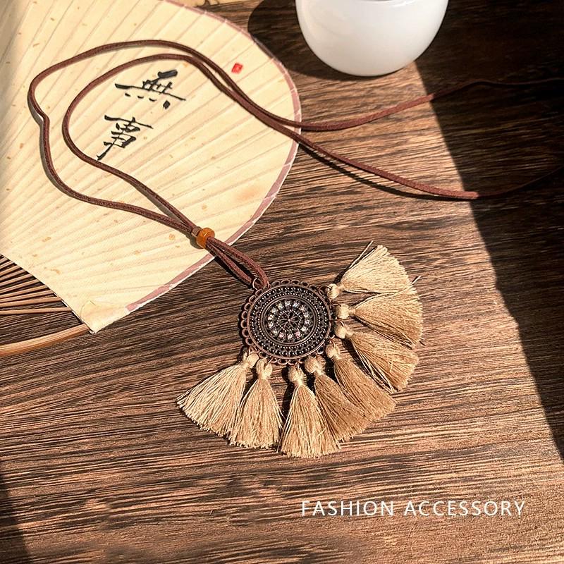 Женское ожерелье Zen Retro с перьями - Этническая многослойная цепочка с бусинами для ключицы, длинный богемный стиль
Женское ожерелье Zen Retro с перьями - Этническая многослойная цепочка с бусинами для ключицы, длинный богемный стиль